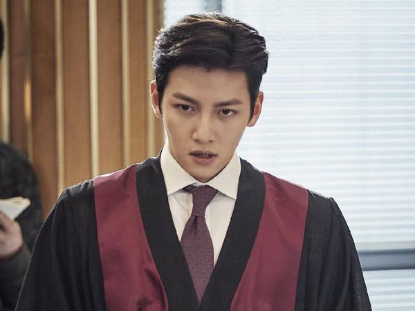 Penampilan Keren 7 Aktor Korea Saat Jadi Jaksa di Drama Ini Bikin Meleleh