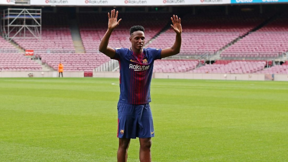 Yerry Mina belum bisa debut bersama Barcelona (Foto: REUTERS/Albert Gea)