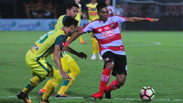 Alfath Fathier saat masih memperkuat Madura United (Saiful Bahri/Antara Foto) Alfath Fathier saat masih memperkuat Madura United (Saiful Bahri/Antara Foto)