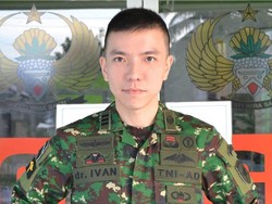 Gantengnya Mirip Aktor Korea, Foto Dokter Tentara Indonesia Ini Viral