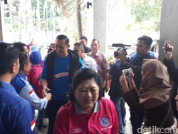 AHY dan Ani Yudhoyono Hadiri Pembagian Sembako Murah Demokrat