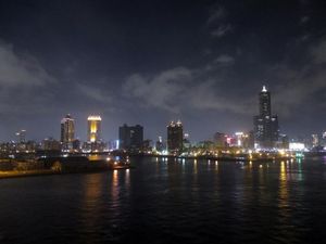 Indahnya Malam di Kota Pelabuhan Taiwan