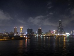 Indahnya Malam di Kota Pelabuhan Taiwan