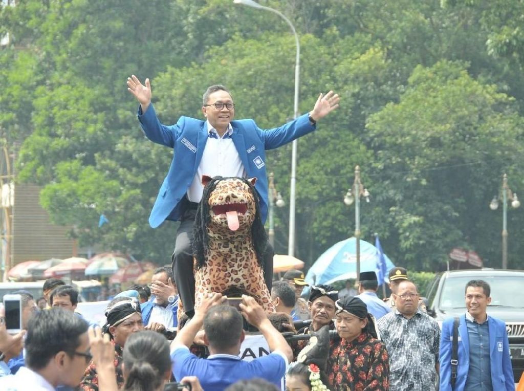 Disebut Prabowo Atur Strategi Turunkan Ahok, Zulkifli: Pujian Saja Disebut Prabowo Atur Strategi Turunkan Ahok, Zulkifli: Pujian Saja