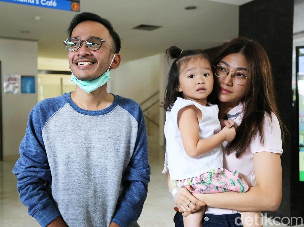 Gimana Respons Thalia Lihat Ruben Onsu dan Sarwendah Sakit? Gimana Respons Thalia Lihat Ruben Onsu dan Sarwendah Sakit?