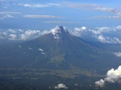 Gunung Mayon Filipina Erupsi, Masyarakat Dievakuasi