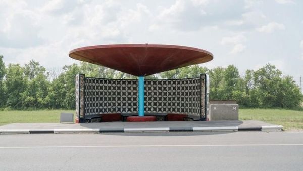 Halte Bus Antik di Era Kejayaan Uni Soviet