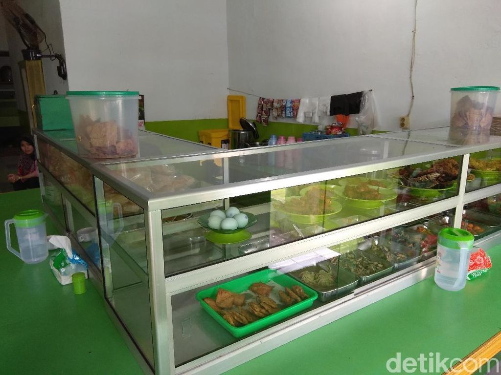 Pengusaha Warteg Buka Suara soal Heboh Kabar Tegal Lockdown Pengusaha Warteg Buka Suara soal Heboh Kabar Tegal Lockdown
