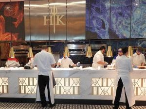 Wow! Belum Dibuka, Restoran Hells Kitchen Milik Gordon Ramsay Sudah Terima 12.000 Reservasi