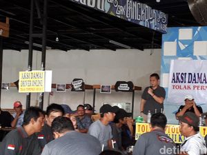 Pengemudi Taksi Online di Surabaya Kembali Tolak Permenhub No 108 Pengemudi Taksi Online di Surabaya Kembali Tolak Permenhub No 108