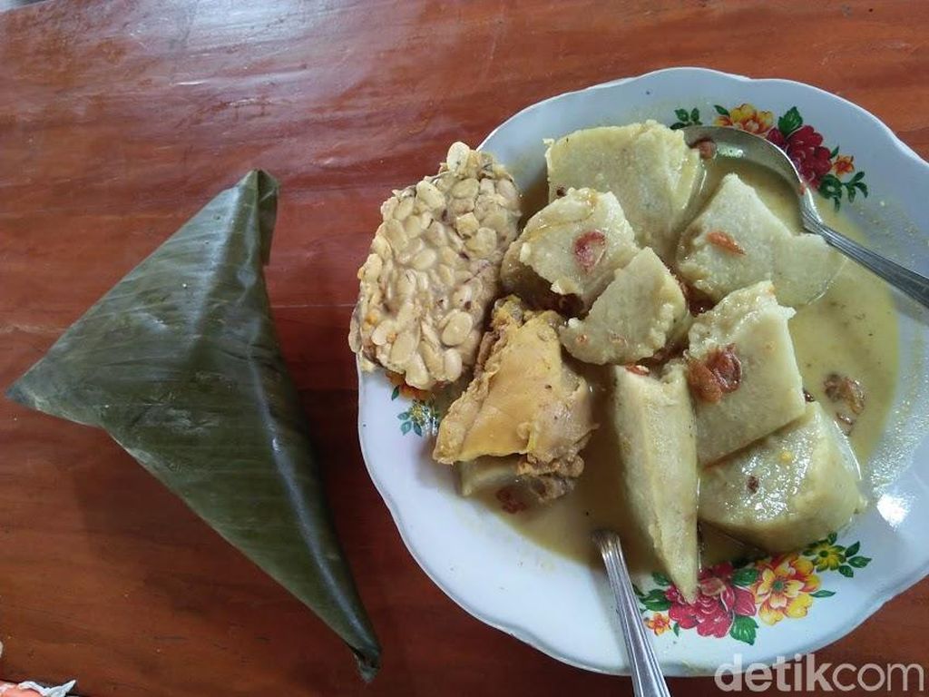 Enaknya Sate Serepeh hingga Urap Latoh di Rembang Enaknya Sate Serepeh hingga Urap Latoh di Rembang