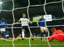 Tottenham Hotspur memetik kemenangan 4-0 saat menjamu Everton di Stadion Wembley, Minggu (14/1/2018) dini hari WIB. Dalam pertandingan itu, Kane mencetak dua gol ke gawang Everton. Foto: Eddie Keogh/Reuters