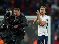 Rekor lain kini menanti Kane di Spurs: 266 gol milik Jimmy Greaves sang top skorer sepanjang masa klub. Kane sendiri kini sudah mengoleksi 127 gol di semua kompetisi bersama Spurs. Mampukah Kane? Foto: Eddie Keogh/Reuters