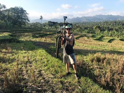 Intip Gaya 10 Artis dan Selebriti yang Doyan Gowes