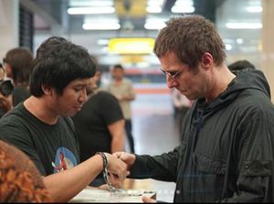 Keseruan di Konser Liam Gallagher di Jakarta