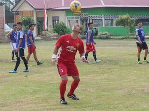 Foto: Ini Kapolres yang Viral karena Juggling Bola Bak Neymar Foto: Ini Kapolres yang Viral karena Juggling Bola Bak Neymar