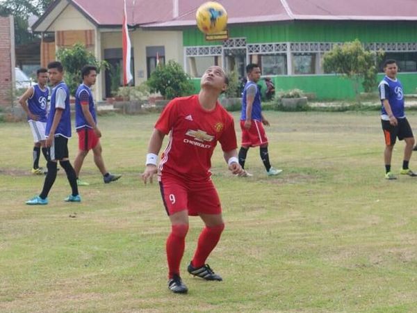Foto: Ini Kapolres yang Viral karena Juggling Bola Bak Neymar
