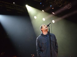 Liam Gallagher Hentikan Konser, Fans Melemparinya dengan Botol