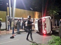 Mobil Fortuner Terguling di Menteng Jakpus