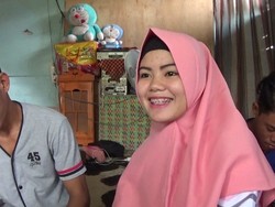 Kebesaran Hati Istri yang Lihat Suami Pingsan di Pelukan Mantan