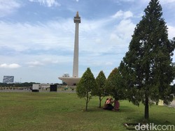 Minggu yang Beda di Monas setelah Pagar Pembatas Rumput Dicopot