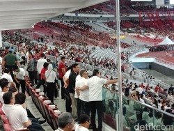 Dengan fasilitas single seat, para penonton kini tak perlu berebut tempat duduk untuk menyaksikan laga di SUGBK. (Foto: Kanavino/detikcom)