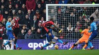 1. Bournemouth. Di Premier League 2017/2018, The Cherries dicatat transfermarkt sebagai tim dengan poin terbanyak, 18 poin, usai ketinggalan duluan. Rinciannya adalah 4 kemenangan dan 6 seri. (Foto: Dylan Martinez/Reuters)