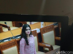 Saat Anggota DPR Cantik Bikin Heboh Lantaran Dikira Istri Bamsoet