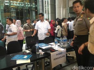 Polisi Buka Posko Pengaduan Korban Selasar Ambruk di BEI Polisi Buka Posko Pengaduan Korban Selasar Ambruk di BEI