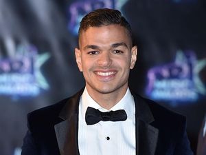 Ada Gosip Hatem Ben Arfa Pacaran dengan Miss Universe 2016 Ada Gosip Hatem Ben Arfa Pacaran dengan Miss Universe 2016