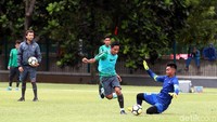 Pelatih Luis Milla memanggil empat pemain U-23 tambahan. Mereka ialah Kurniawan Kartika Ajie, Andi Setyo, M Arfan, dan Ahmad Nur Hardiant.