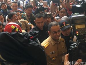 Anies Minta Selasar Ambruk di BEI Tak Dikaitkan dengan Teror