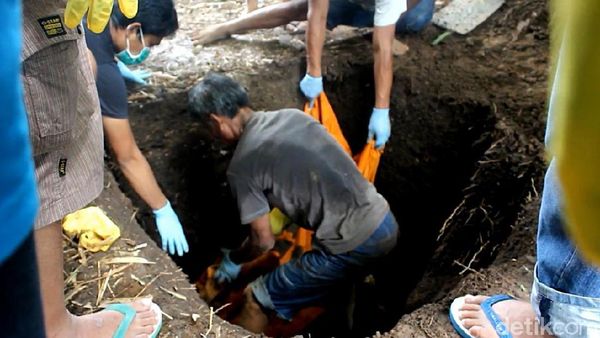 Nani Warga Garut Ditemukan Tewas Terkubur di Belakang Rumah