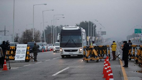 Foto: Detik-detik Delegasi Korsel Masuki Wilayah Korut
