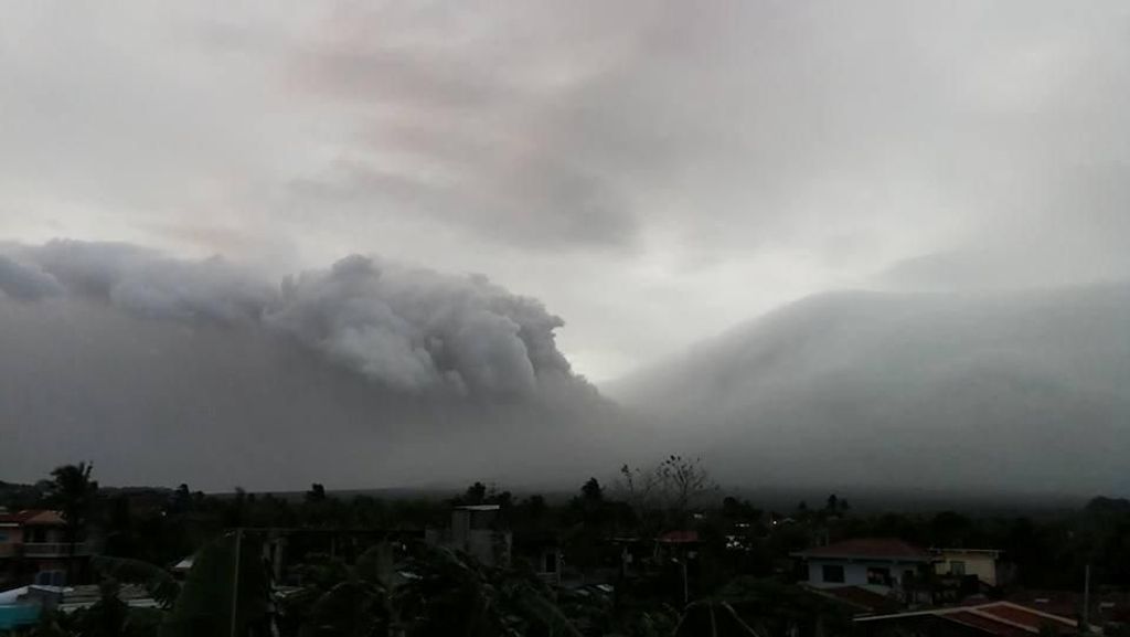 Penampakan Gunung Mayon di Filipina yang Diprediksi Akan Meletus