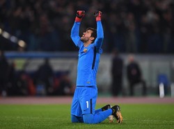 Alasan Liverpool Harus Mengejar Alisson