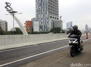 Foto: Suasana Lalu Lintas Flyover Pancoran Setelah Dibuka untuk Umum