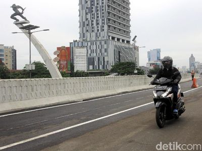 Foto: Suasana Lalu Lintas Flyover Pancoran Setelah Dibuka untuk Umum