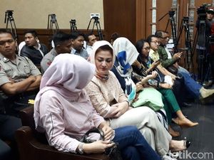 Foto: Ny Deisti yang Selalu Terdepan di Sidang Novanto