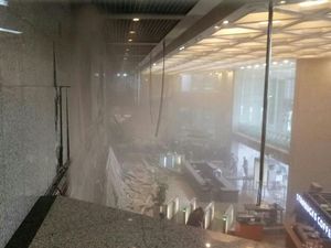 Tragedi Aneh Ambruknya Selasar BEI Tragedi Aneh Ambruknya Selasar BEI