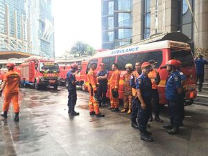 Cek Selasar Ambruk di BEI, Basarnas: Tak Ada Korban Terjebak Cek Selasar Ambruk di BEI, Basarnas: Tak Ada Korban Terjebak