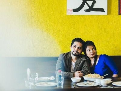 Mengintip 10 Romantisme Pecinta Makanan Berfoto Prewedding