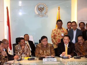 Video Penunjukan Bamsoet Jadi Ketua DPR Gantikan Novanto