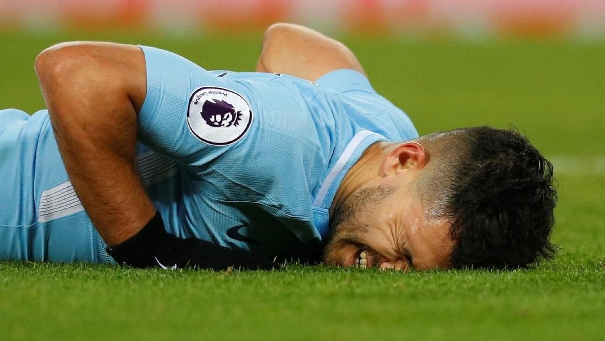 Sergio Aguero melewatkan banyak partai di sepertiga akhir musim karena cedera lutut (Phil Noble/Reuters)
