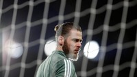 Kemampuan David de Gea tidak perlu diragukan lagi. Kiper MU ini perlahan mendapat pengakuan sebagai salah satu kiper terbaik di dunia berkat performa konsistennya. De Gea berulang kali menyelamatkan Setan Merah dari kekalahan dan lima kali masuk di tim terbaik PFA. (Foto: Lee Smith/REUTERS)