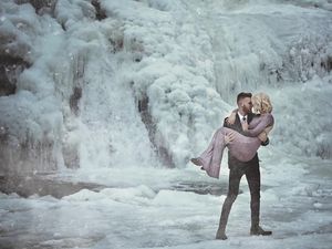 Indah Tapi Ekstrem, Foto Pasangan yang Prewedding di Suhu Beku Ini Viral