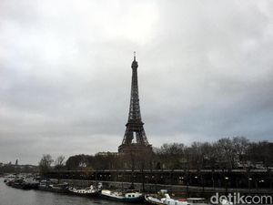 Foto: Tak Pernah Bosan Memandang Eiffel yang Menawan