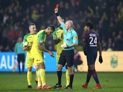 Pemain Nantes Ini Dapat Tekel dan Kartu Merah dari Wasit