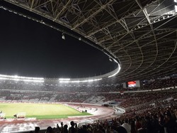 Lampu SUGBK kini sudah 3.500 lux atau tiga kali lebih terang dari pencahayaan sebelumnya, drainase juga lebih oke. Presiden Jokowi puas dengan renovasi stadion untuk Asian Games 2018. (Foto: Puspa Perwitasari/Antara Foto)