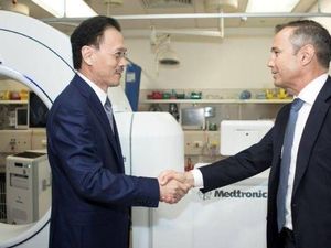 Pengusaha RI Eddy Sariaatmadja Sumbang Peralatan RS di Australia